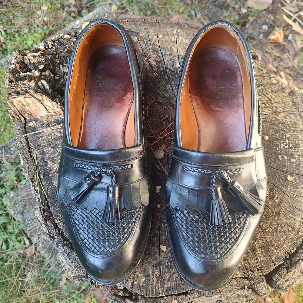 🏵️ Allen Edmonds Black Cody Loafers